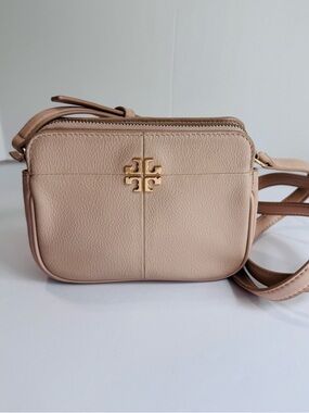 Tory Burch Blush Nude Pebbled Leather Crossbody Camera Bag Double T Logo